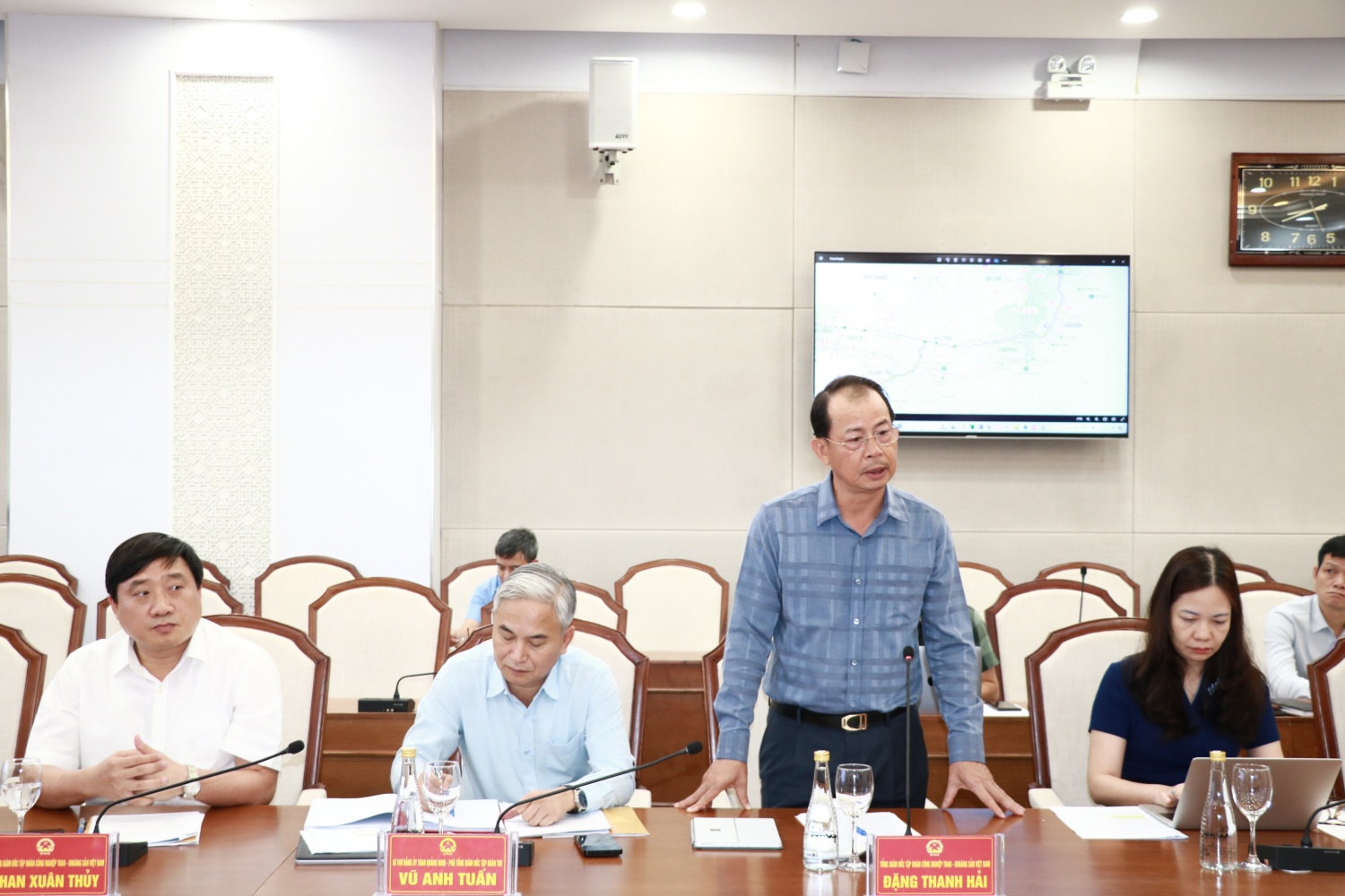 UBND tỉnh Quảng Ninh cam kết tạo điều kiện phát triển sản xuất cho TKV