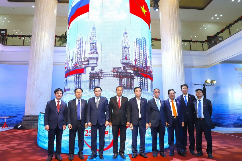 Vietsovpetro mừng công khai thác 250 triệu tấn dầu và Kỷ niệm 43 năm ngày thành lập