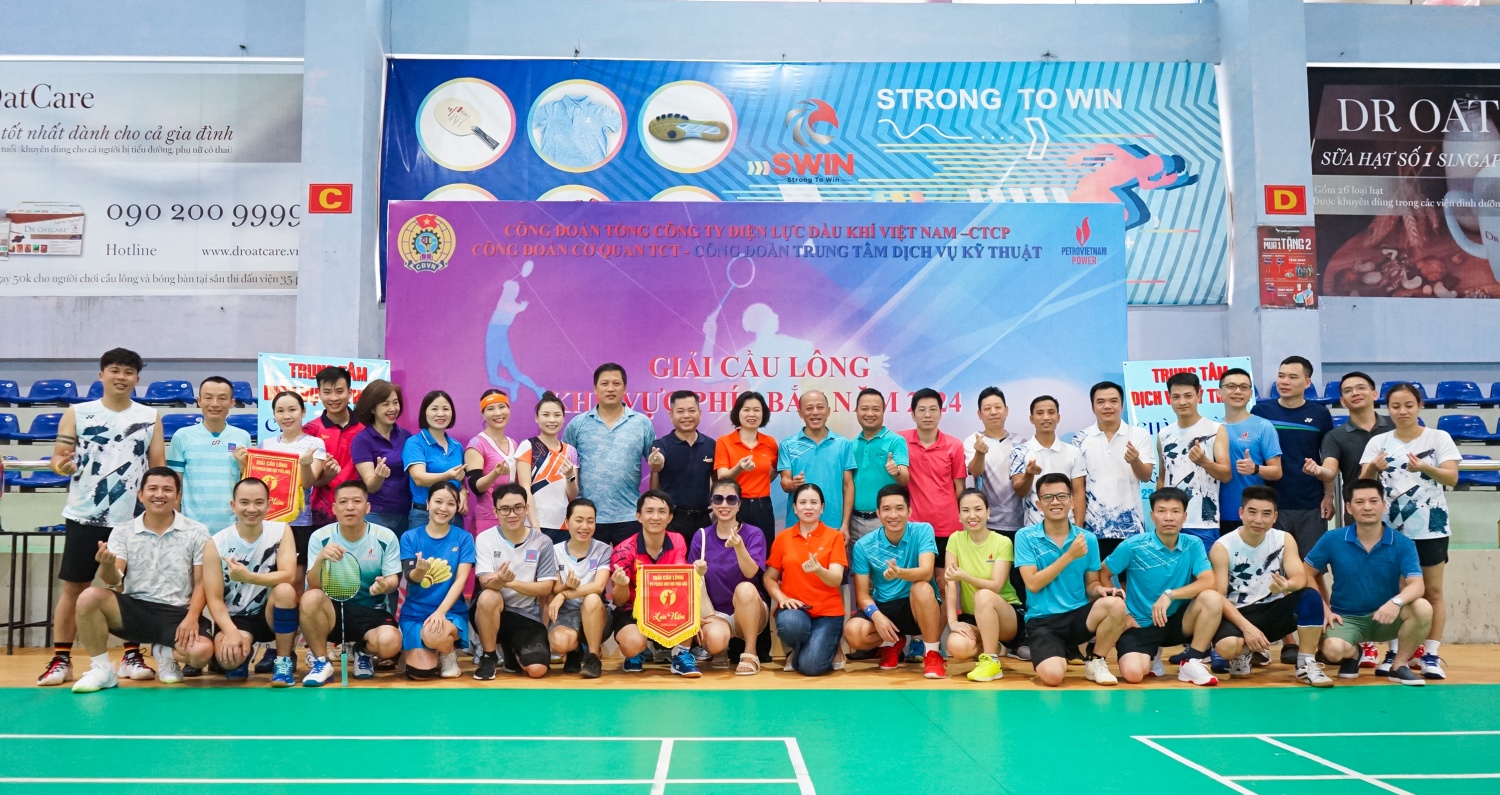 Các đại biểu cùng 29 tay vợt tham dự Giải cầu lông 2024