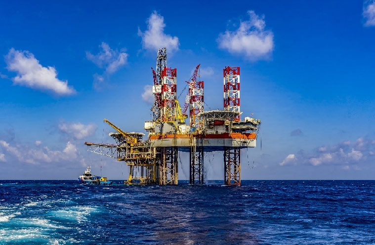 Chu kỳ giá dầu ảnh hưởng như thế nào đến ngành dầu khí Việt Nam?