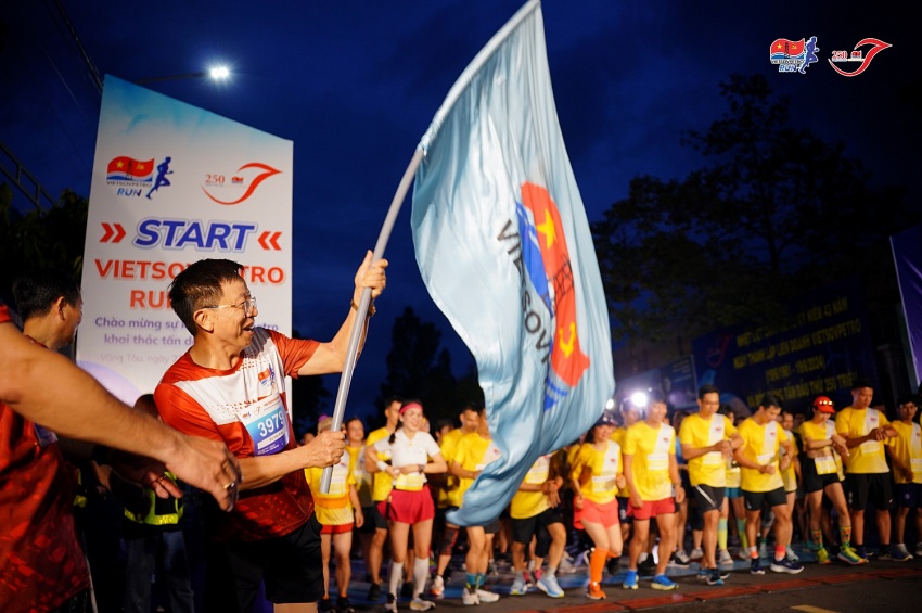 Hàng nghìn runners tham gia giải chạy Vietsovpetro Run 2024