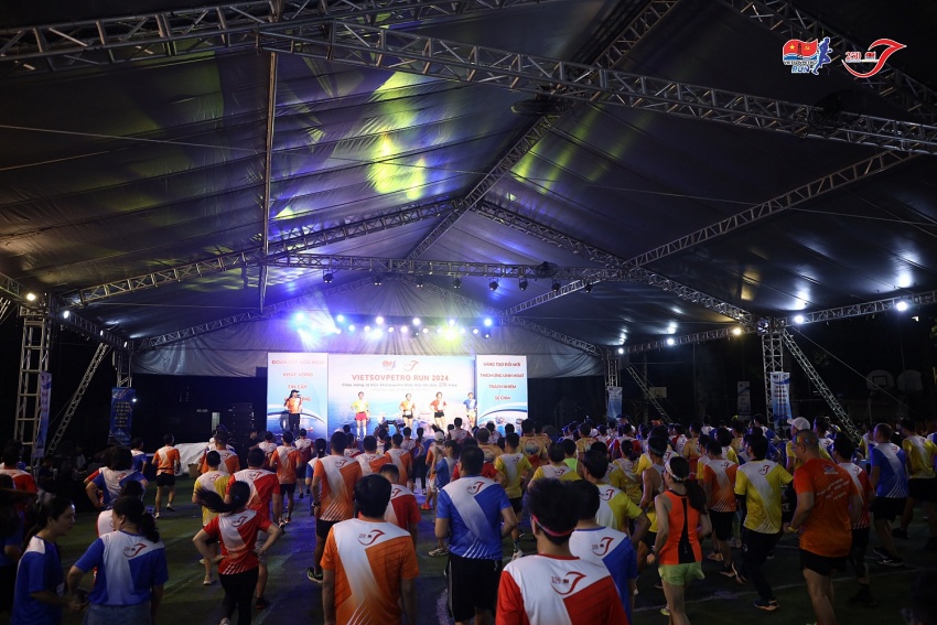 Hàng nghìn runners tham gia giải chạy Vietsovpetro Run 2024