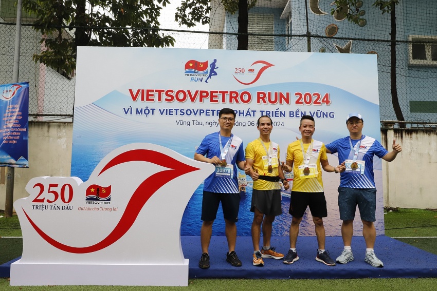 Hàng nghìn runners tham gia giải chạy Vietsovpetro Run 2024