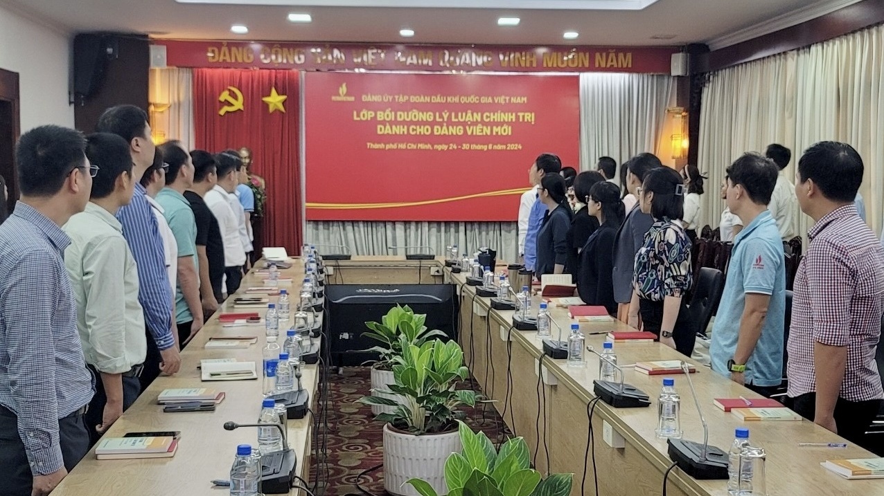 Đảng ủy Tập đoàn khai giảng lớp Bồi dưỡng lý luận chính trị cho đảng viên mới năm 2024 khu vực phía Nam