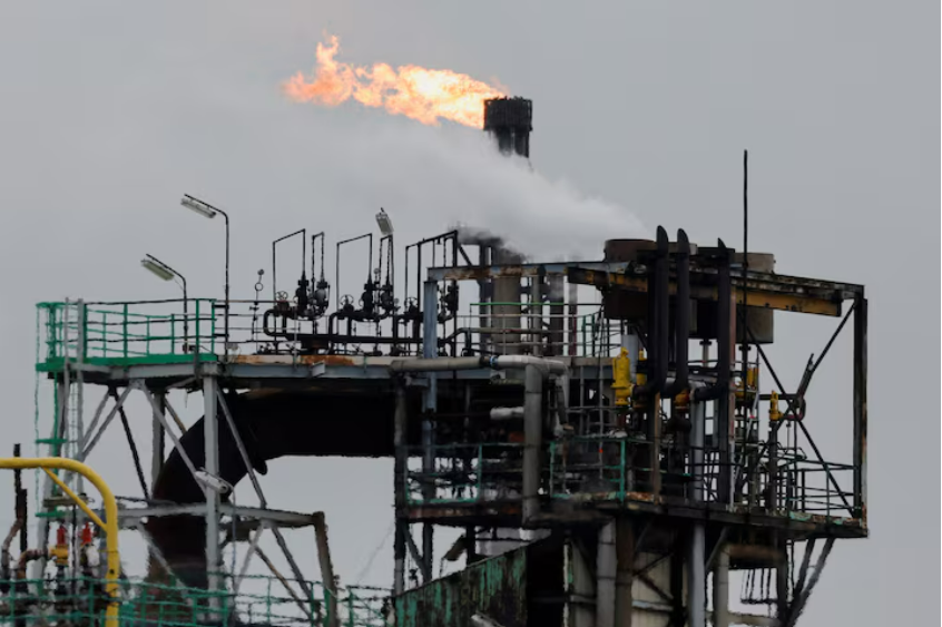 ExxonMobil có thể đình chỉ nhà máy lọc dầu ở Pháp nếu công nhân tiếp tục đình công