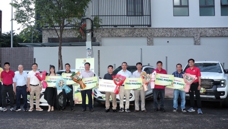 Phân bón Cà Mau trao hàng chục xe ô tô cho khách hàng