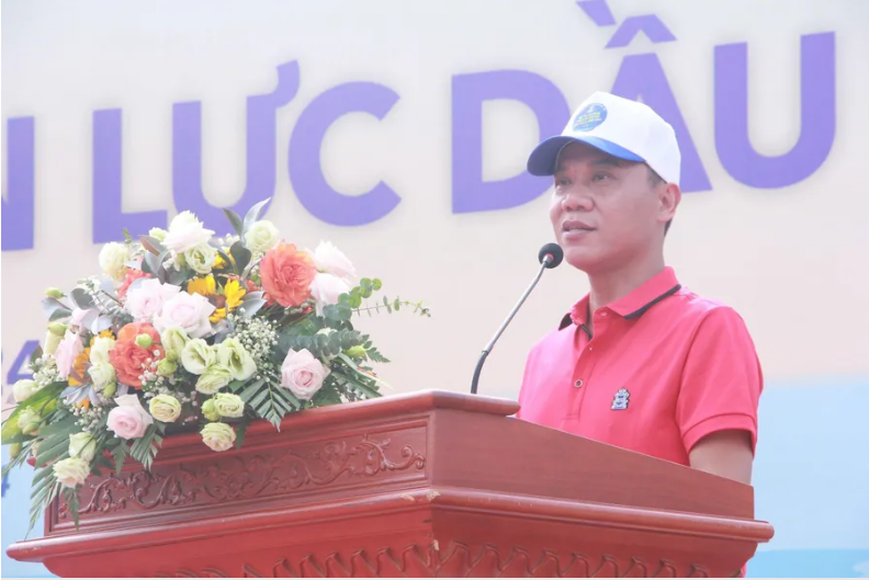 Ông Ngô Văn Chiến - Phó Tổng Giám đốc Công ty Điện lực Dầu khí Việt Nam - Trưởng BTC Hội thi phát biểu khai mạc.