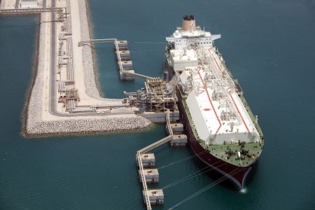 Big Oil mua cổ phần trong dự án LNG mới nhất của UAE