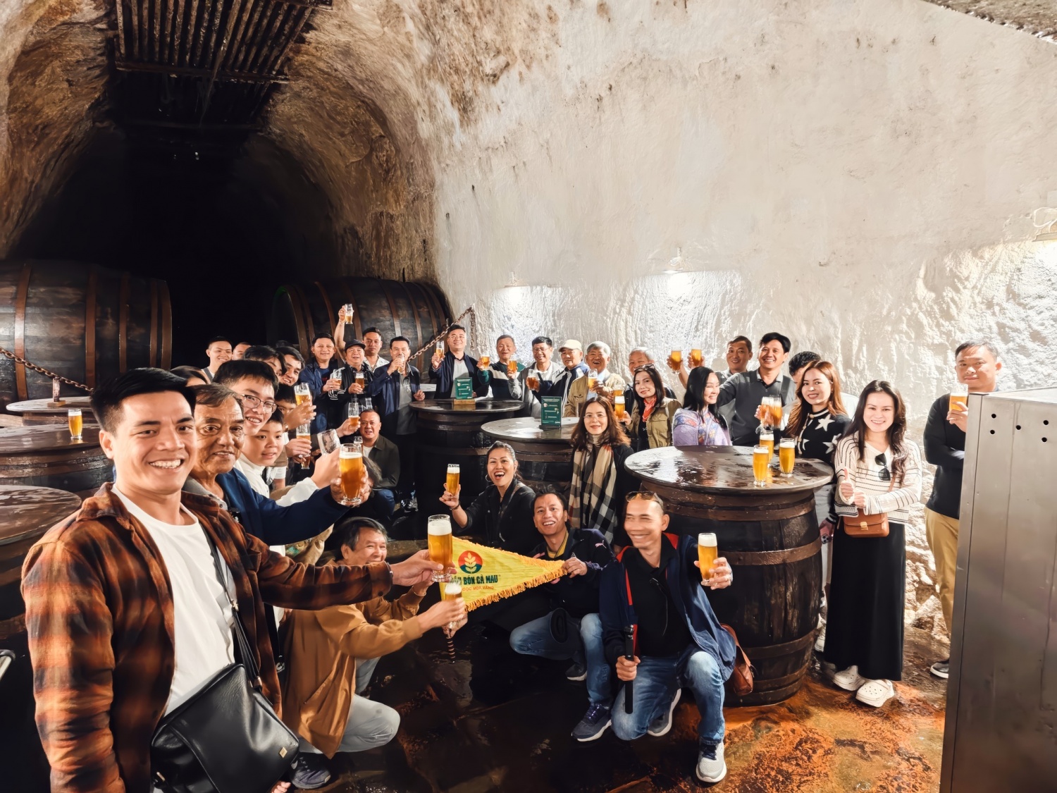 Phân bón Cà Mau tặng khách hàng trải nghiệm văn hoá – thể thao đỉnh cao tại châu Âu