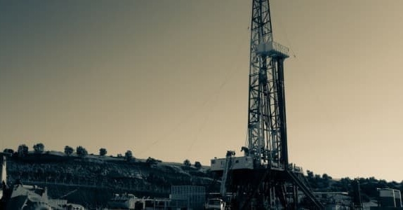 Các công ty dầu mỏ quốc tế vướng vào mạng lưới buôn lậu dầu của người Kurd