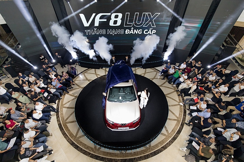 VinFast tái định vị VF8 với phiên bản “Thăng hạng đẳng cấp