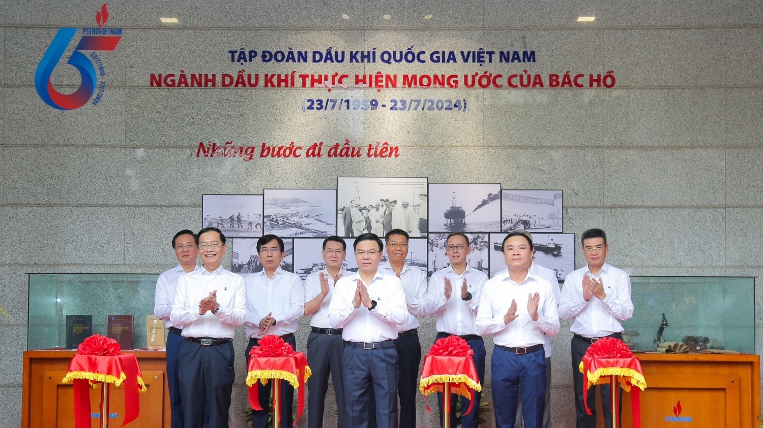 [PetroTimesTV] Khai mạc triển lãm ảnh 65 năm ngành Dầu khí Việt Nam thực hiện mong ước của Bác Hồ