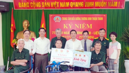 Đoàn công tác Petrovietnam thăm hỏi, tặng quà các thương, bệnh binh tại Thuận Thành (Bắc Ninh)
