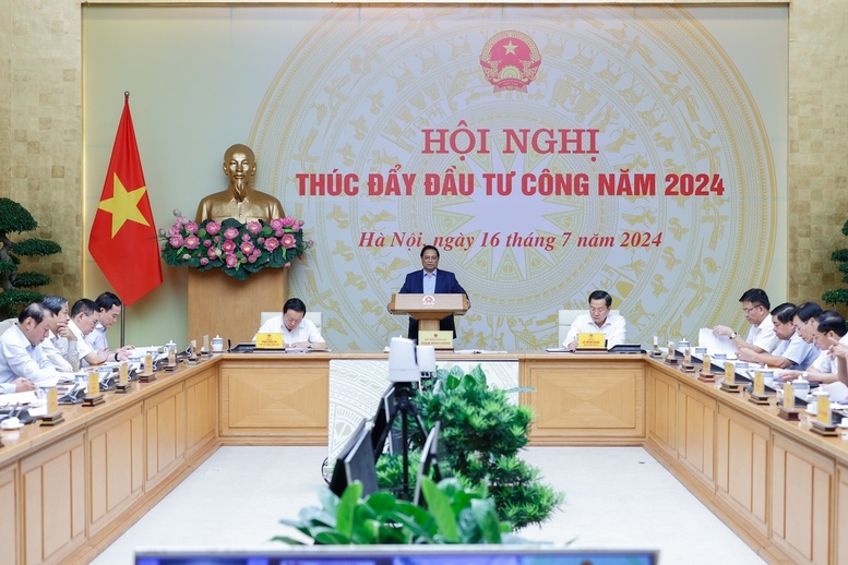 Thủ tướng Chính phủ biểu dương Tập đoàn Điện lực Việt Nam vì có nhiều dự án đầu tư công đang vượt tiến độ, đóng góp quan trọng vào phát triển kinh tế - xã hội, thời gian qua
