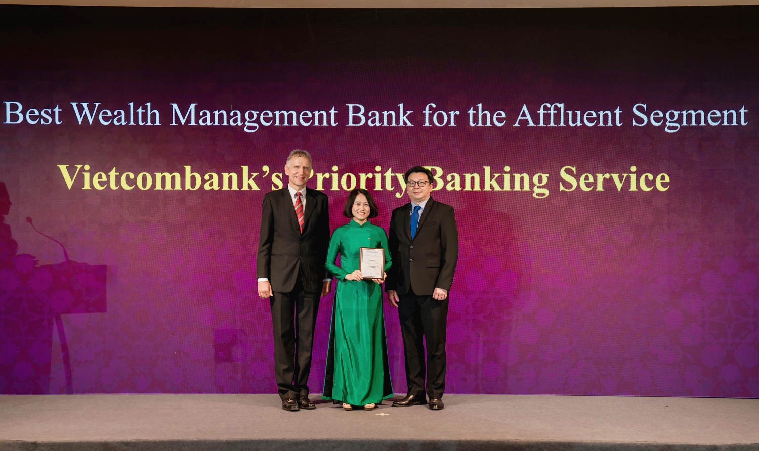 Vietcombank vinh dự nhận được 2 giải thưởng lớn của The Asian Banker