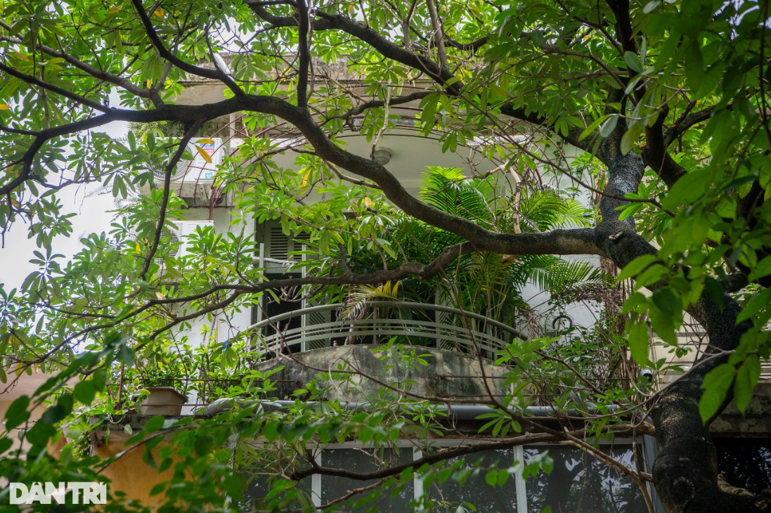 Góc ban công tầng 3 - nơi gia đình Tổng Bí thư Nguyễn Phú Trọng từng sinh sống hơn 10 năm (Ảnh: Mạnh Quân).