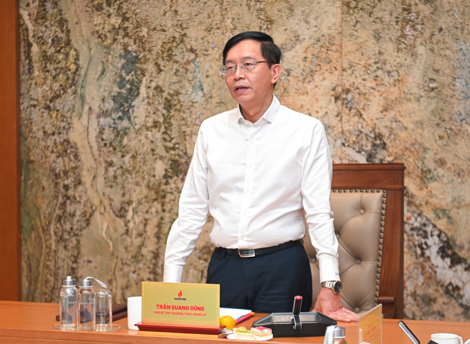 Đồng chí Trần Quang Dũng, Phó Bí thư thường trực Đảng ủy Tập đoàn phát biểu khai mạc Hội nghị