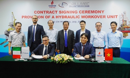 PV Drilling ký hợp đồng "Mua mới cụm thiết bị sửa giếng khoan dầu khí (Hydraulic Workover Unit)”