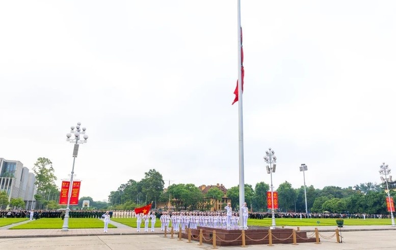 Lễ treo cờ rủ Quốc tang Tổng Bí thư Nguyễn Phú Trọng