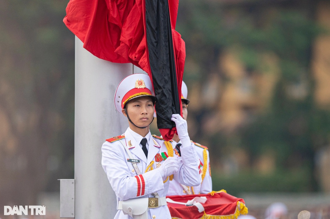 Trang nghiêm Lễ thượng cờ rủ Quốc tang Tổng Bí thư Nguyễn Phú Trọng