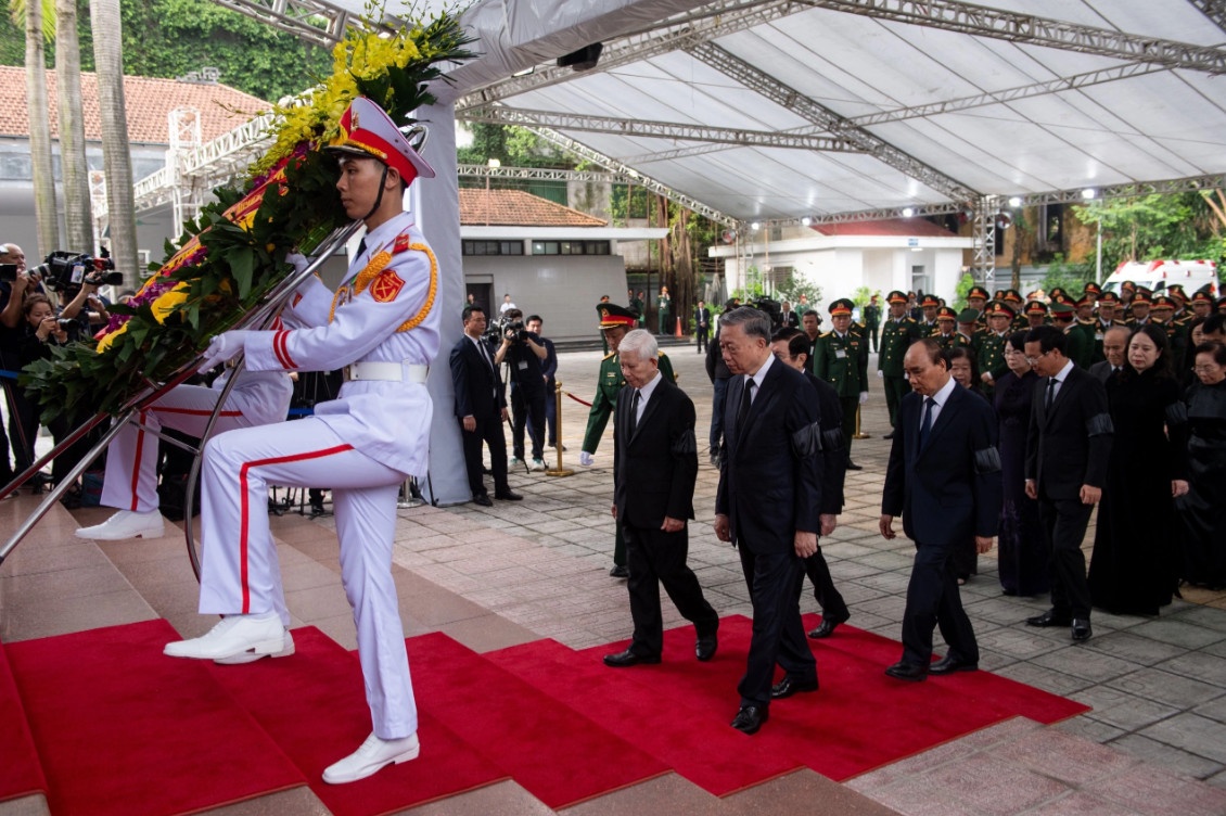 Chủ tịch nước Tô Lâm dẫn đầu Đoàn Chủ tịch nước vào viếng Tổng Bí thư Nguyễn Phú Trọng.