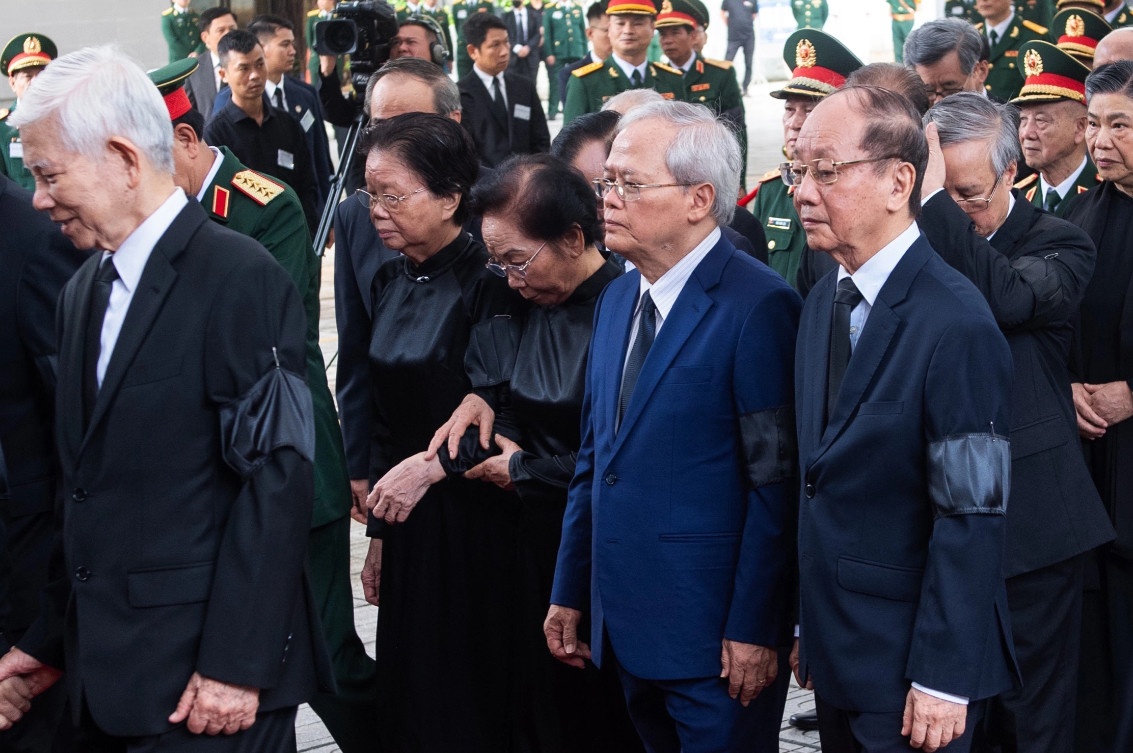 Các nguyên lãnh đạo Đảng Nhà nước vào viếng tang Tổng Bí thư Nguyễn Phú Trọng.