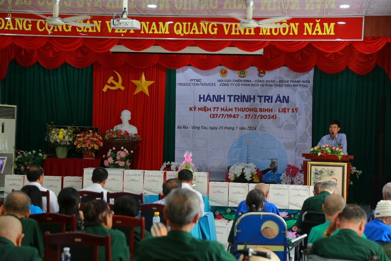 Đồng chí Nguyễn Văn Bắc – Chủ tịch Công đoàn PPS phát biểu tri ân các thương bệnh binh tại Trung tâm