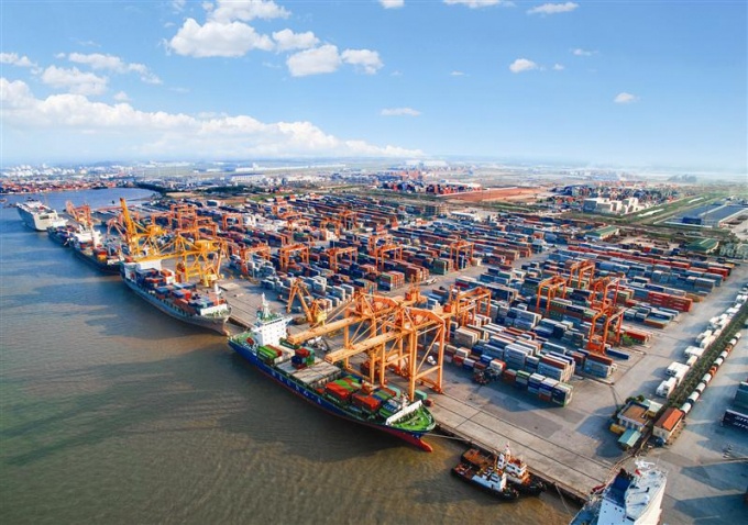 Tin tức kinh tế ngày 27/7: Hàng hóa thông qua cảng biển liên tục tăng trưởng