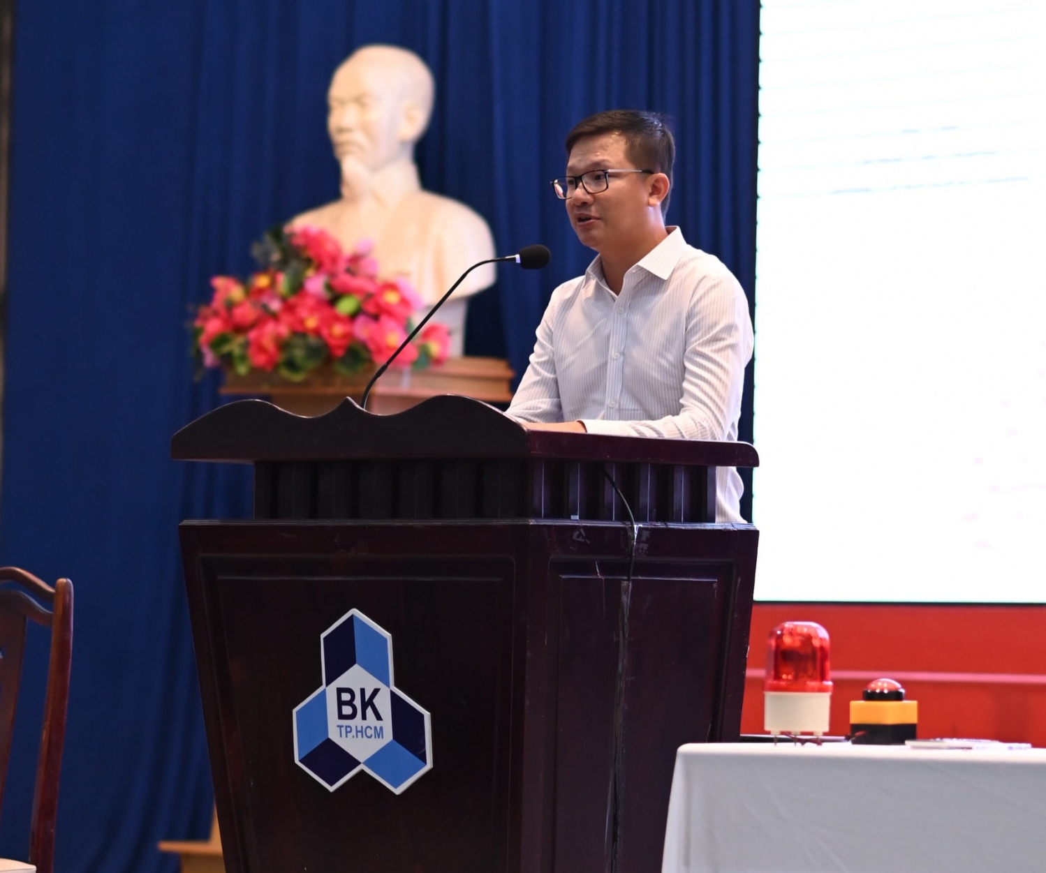 Ông Phạm Nam Hiếu, Chủ tịch SPE Việt Nam phát biểu tại cuộc thi