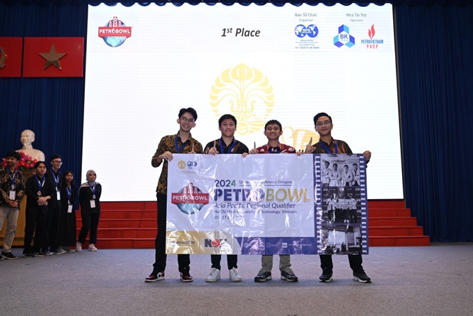 Đội tuyển University of Indonesia Chapter đã đạt giải nhất vòng bảng khu vực Châu Á - Thái Bình Dương