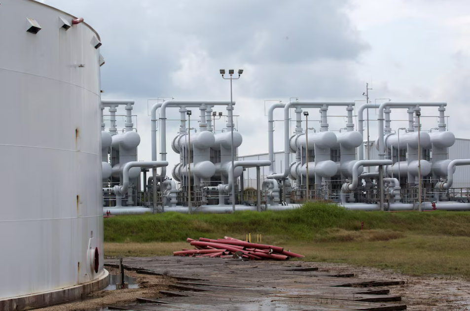 Mỹ mua 4,65 triệu thùng dầu dự trữ khẩn cấp với giá như ý