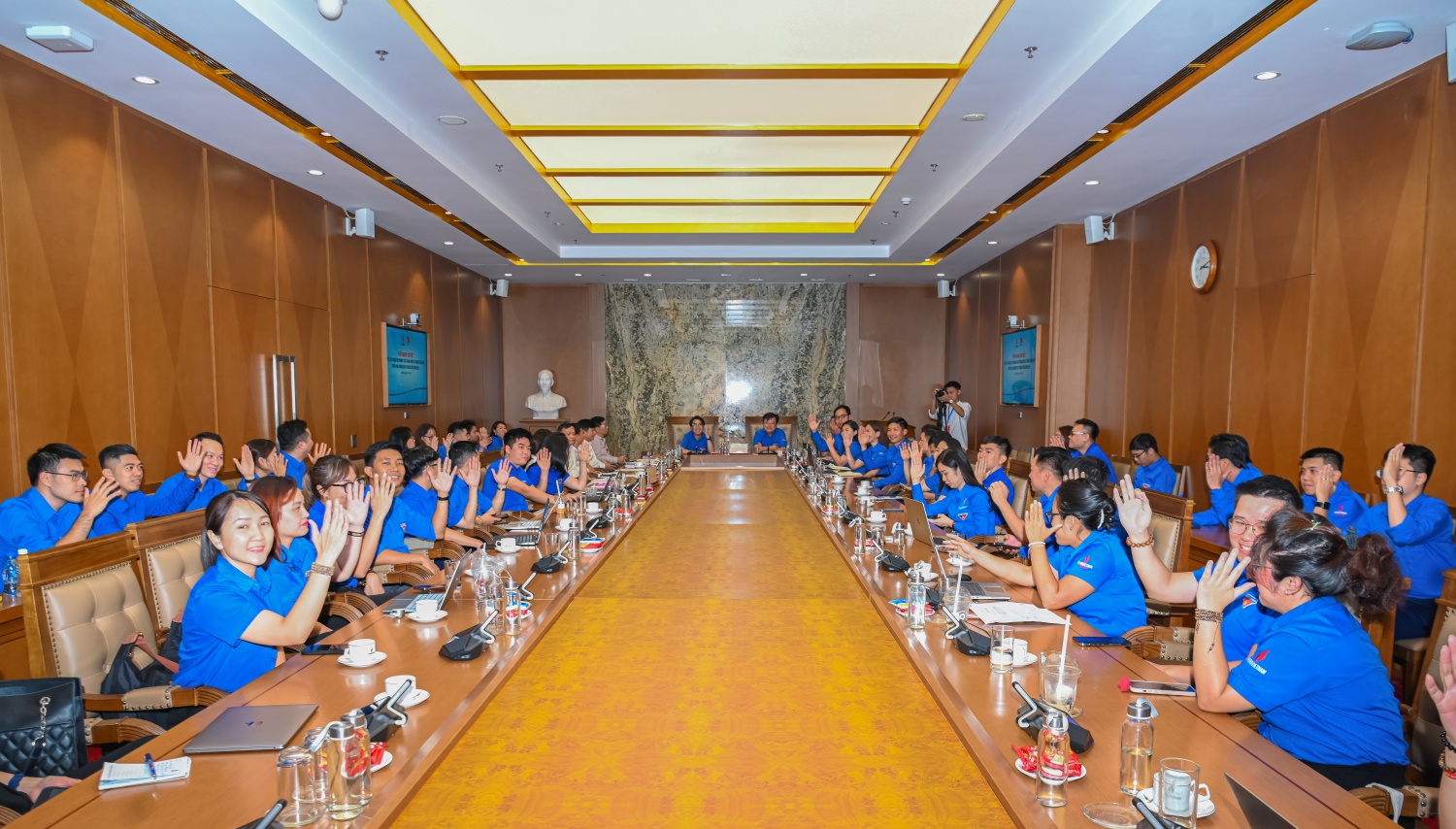 Các đại biểu biểu quyết, nhất trí cao về kết quả Hội nghị Các đại biểu biểu quyết, nhất trí cao về kết quả Hội nghị