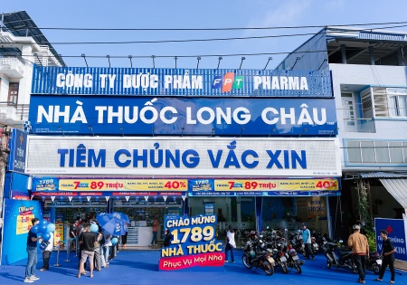 FPT Retail đạt doanh thu gần 20 ngàn tỷ bán niên, Long Châu mở mới hơn 200 nhà thuốc