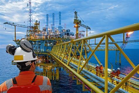 Chính phủ Indonesia thành lập lực lượng cải thiện đầu tư dầu khí thượng nguồn