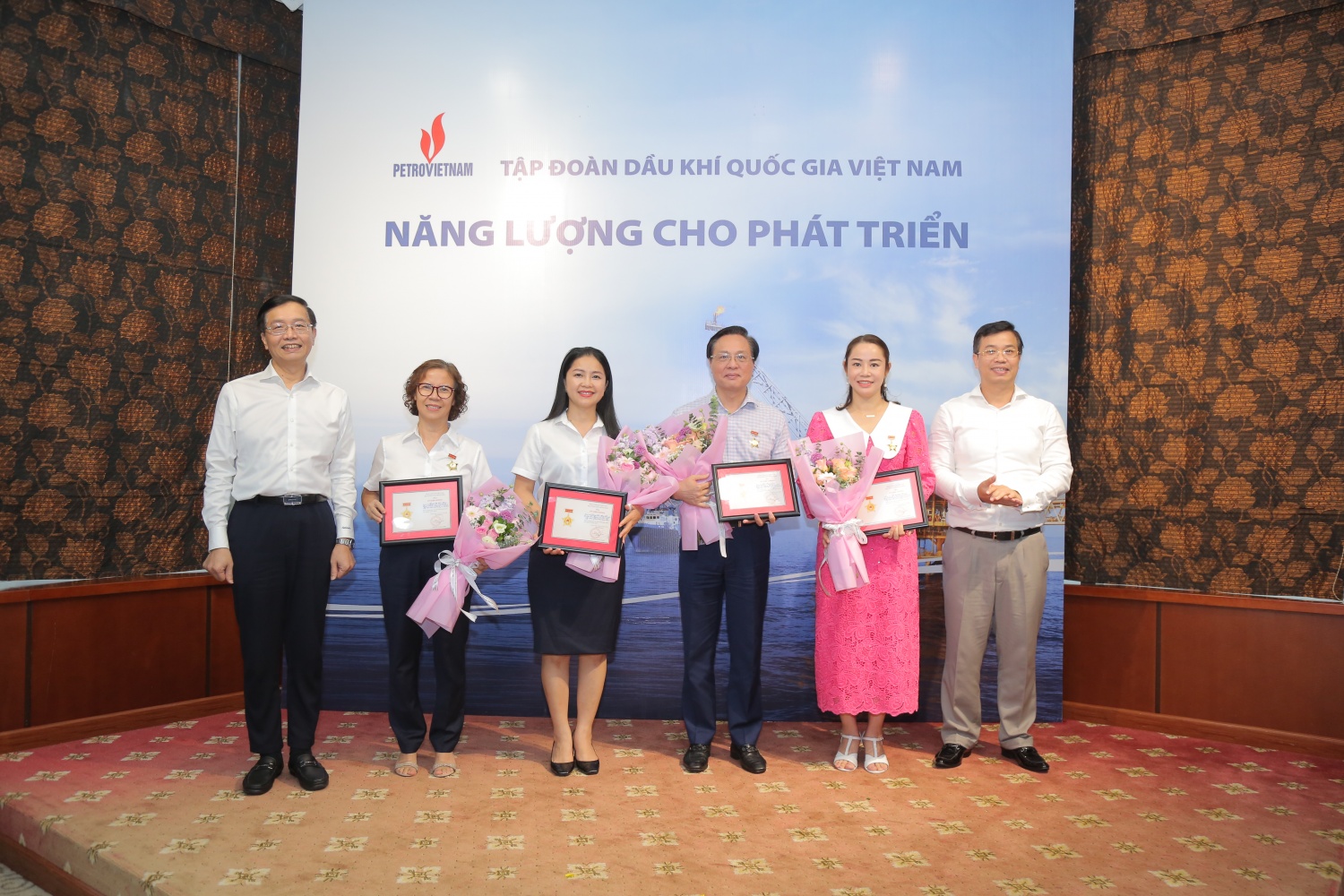 Đảng uỷ Tập đoàn Dầu khí Việt Nam tổ chức gặp mặt nhân kỷ niệm 94 năm Ngày truyền thống ngành Tuyên giáo của Đảng Các sự kiện nổi bật của Petrovietnam trong tuần từ ngày 28/7 đến 4/8/2024