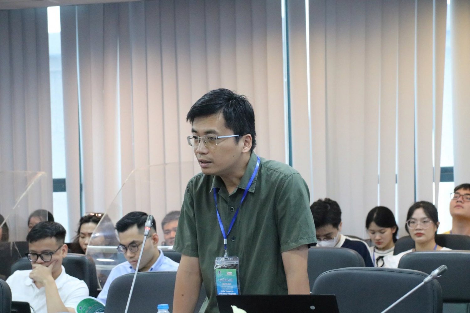 TS Vũ Minh Pháp phát biểu tại hội thảo TS Vũ Minh Pháp phát biểu tại hội thảo