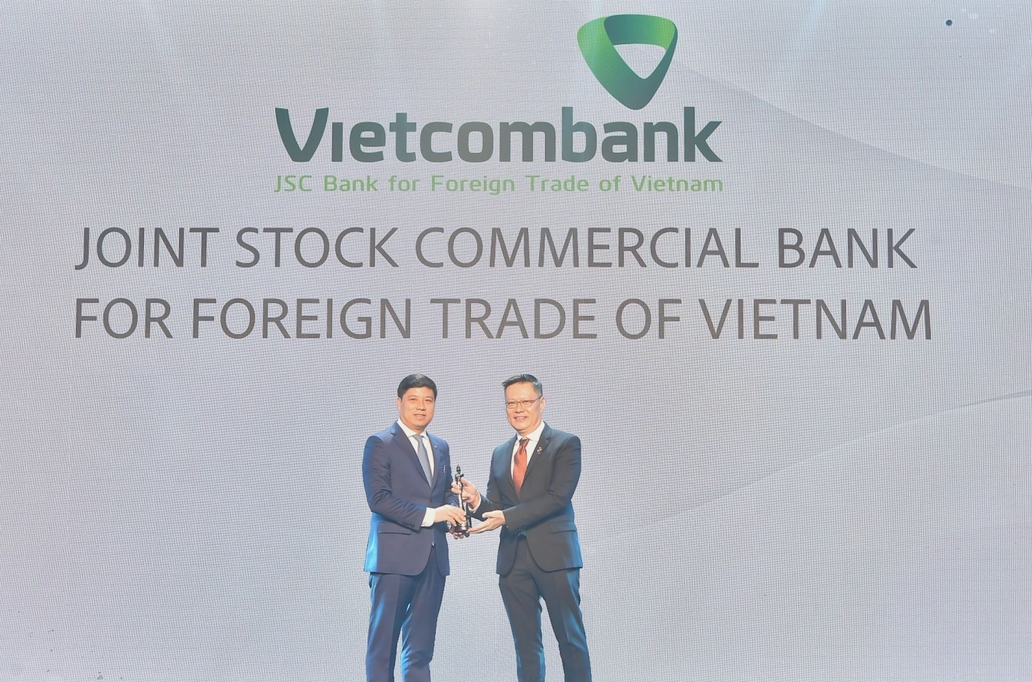 HR ASIA vinh danh Vietcombank tại tất cả các hạng mục giải thưởng “Nơi làm việc tốt nhất Châu Á” năm 2024