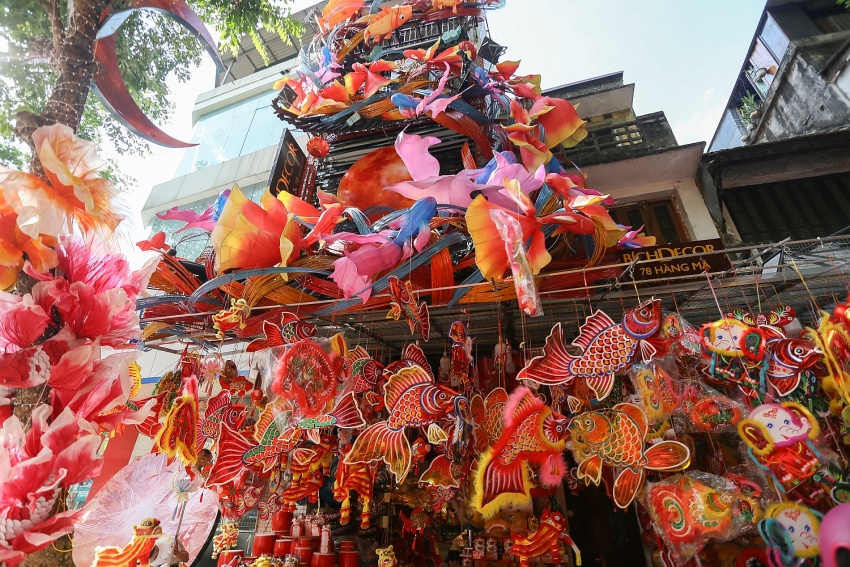 Tết Trung Thu đến sớm, “nhuộm đỏ” phố Hàng Mã