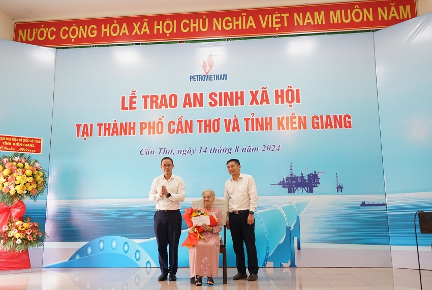 Petrovietnam ủng hộ 6 tỷ đồng xây nhà Đại đoàn kết tại Cần Thơ và Kiên Giang