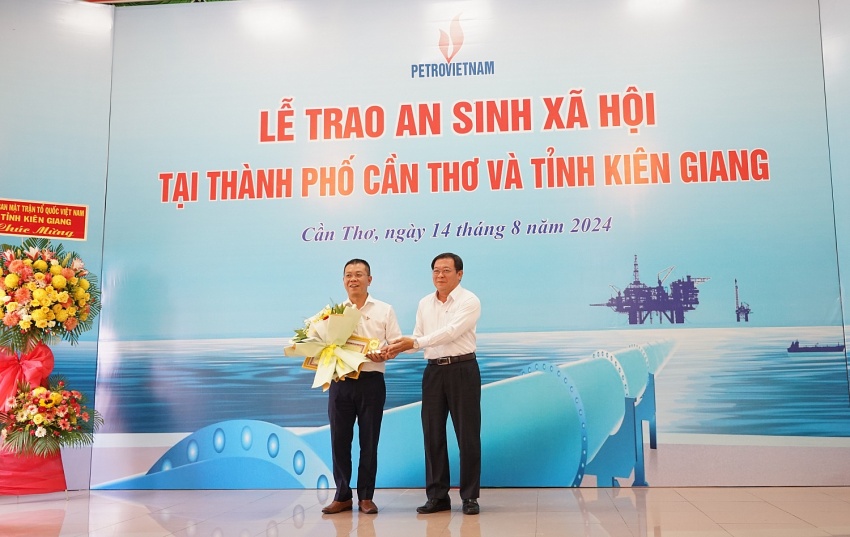 Petrovietnam ủng hộ 6 tỷ đồng xây nhà Đại đoàn kết tại Cần Thơ và Kiên Giang