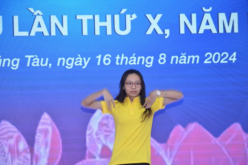 Hành trình lần thứ X: PTSC tổ chức lễ tuyên dương học sinh giỏi tiêu biểu xuất sắc Hành trình lần thứ X: PTSC tổ chức lễ tuyên dương học sinh giỏi tiêu biểu xuất sắc