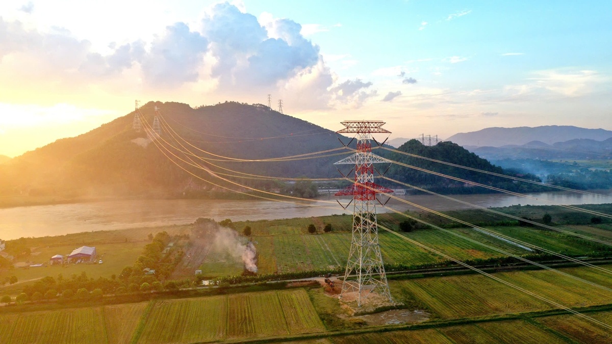 Đường dây 500kV mạch 3: Thành công từ sức mạnh của cả hệ thống chính trị