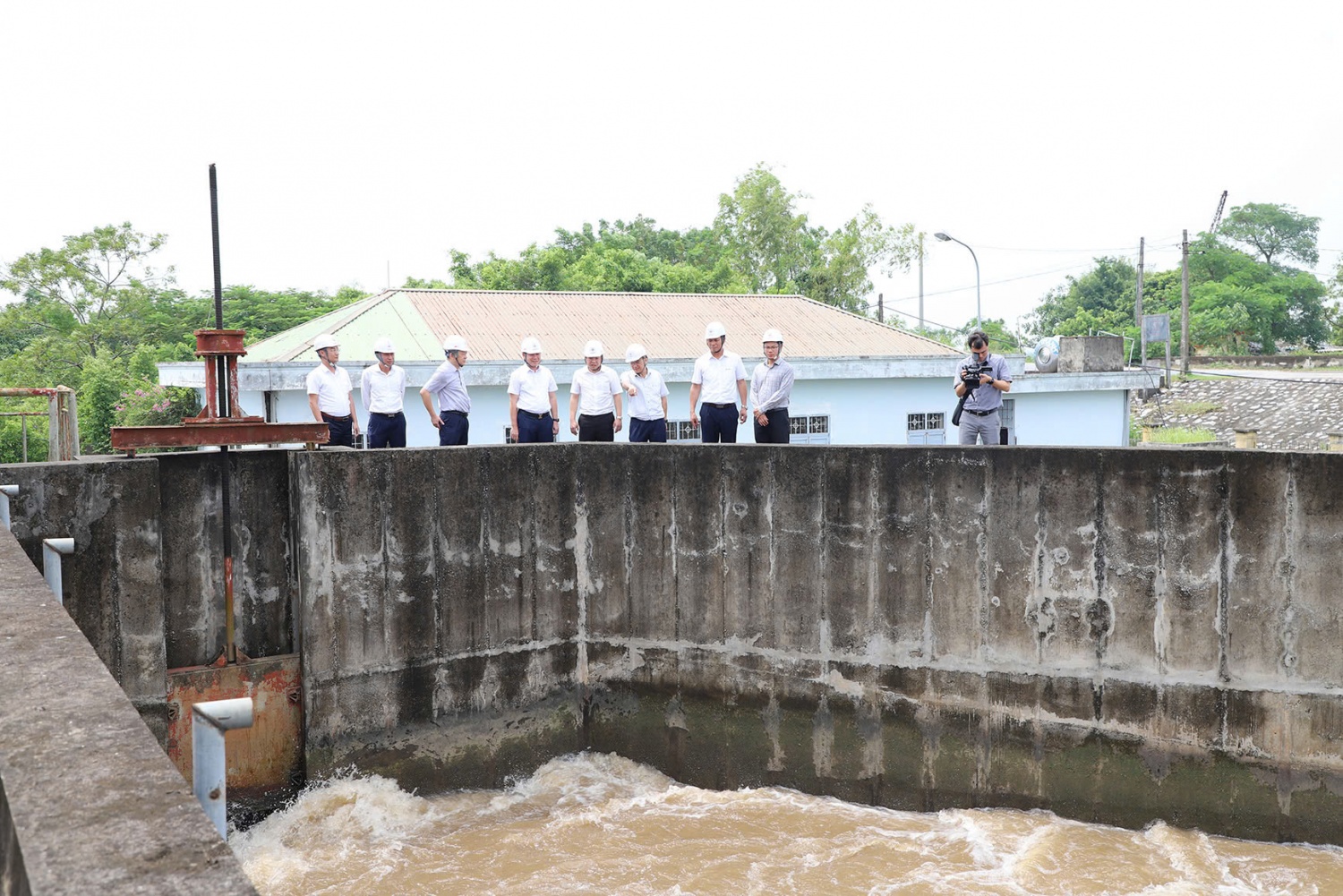 Lãnh đạo EVN kiểm tra công tác ứng phó với bão số 3 tại Nam Định và Thái Bình