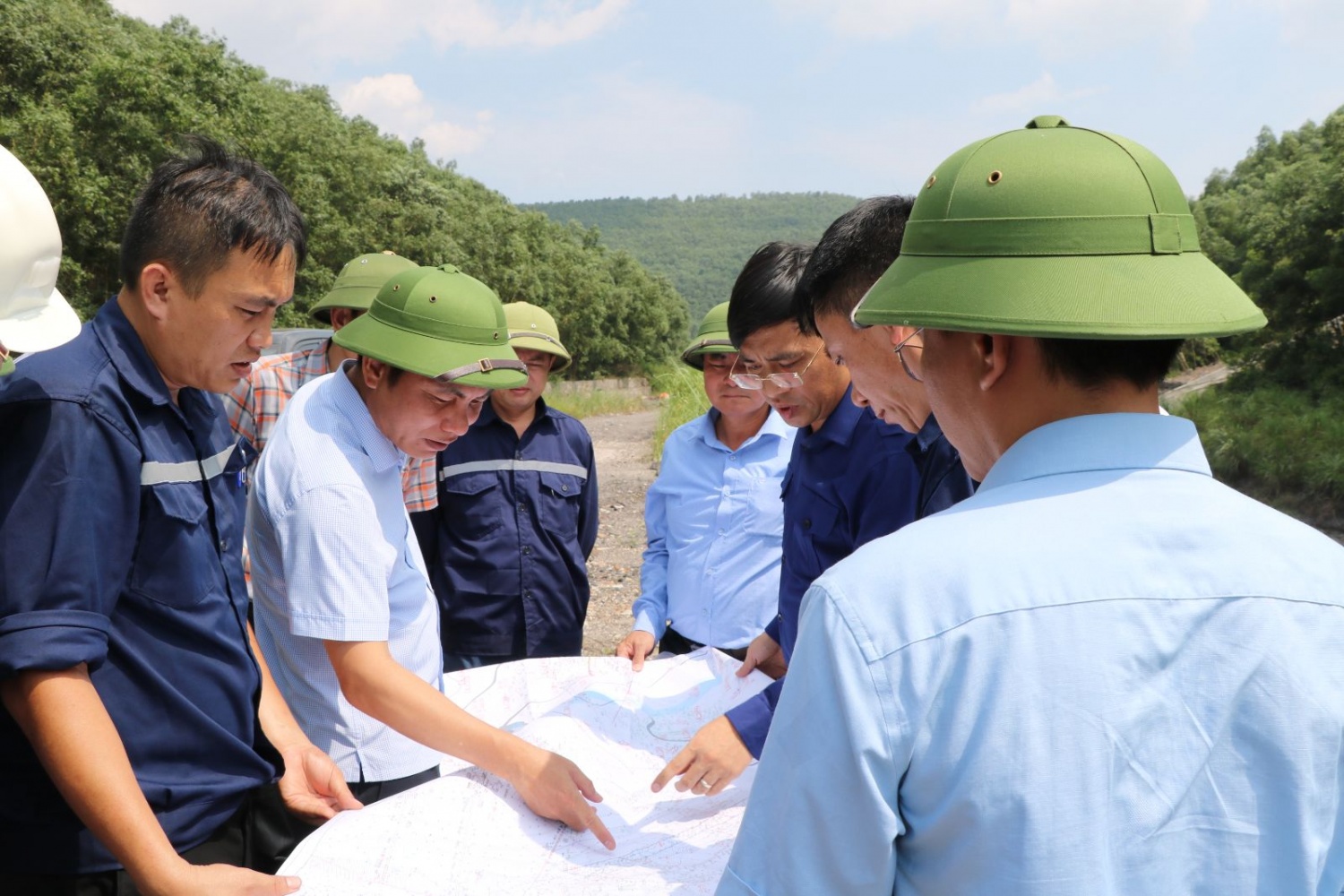 TKV chống bão 