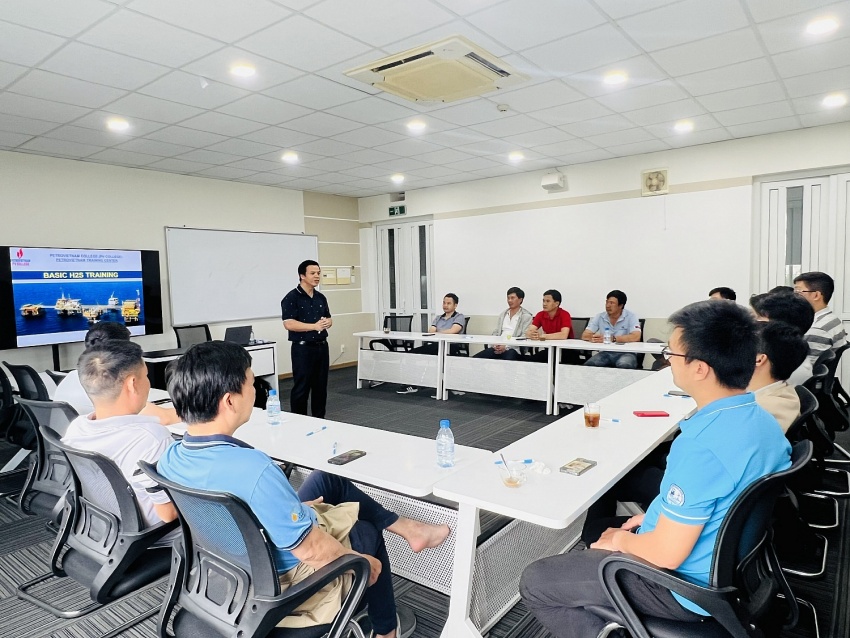 PV College đào tạo khóa học an toàn “Basic H2S Training” theo tiêu chuẩn quốc tế OPITO đầu tiên PV College tổ chức thành công khóa đào tạo an toàn “Basic H2S Training” theo tiêu chuẩn quốc tế OPITO đầu tiên
