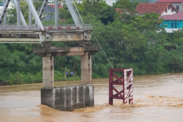 Nhận định nguyên nhân ban đầu dẫn đến sự cố sập cầu Phong Châu