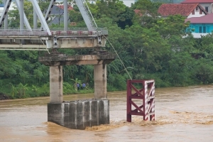 Nhận định nguyên nhân ban đầu dẫn đến sự cố sập cầu Phong Châu