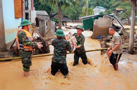 Thủ tướng chỉ đạo khẩn trương cung cấp lương thực, nhu yếu phẩm cho người dân bị ảnh hưởng bởi bão số 3