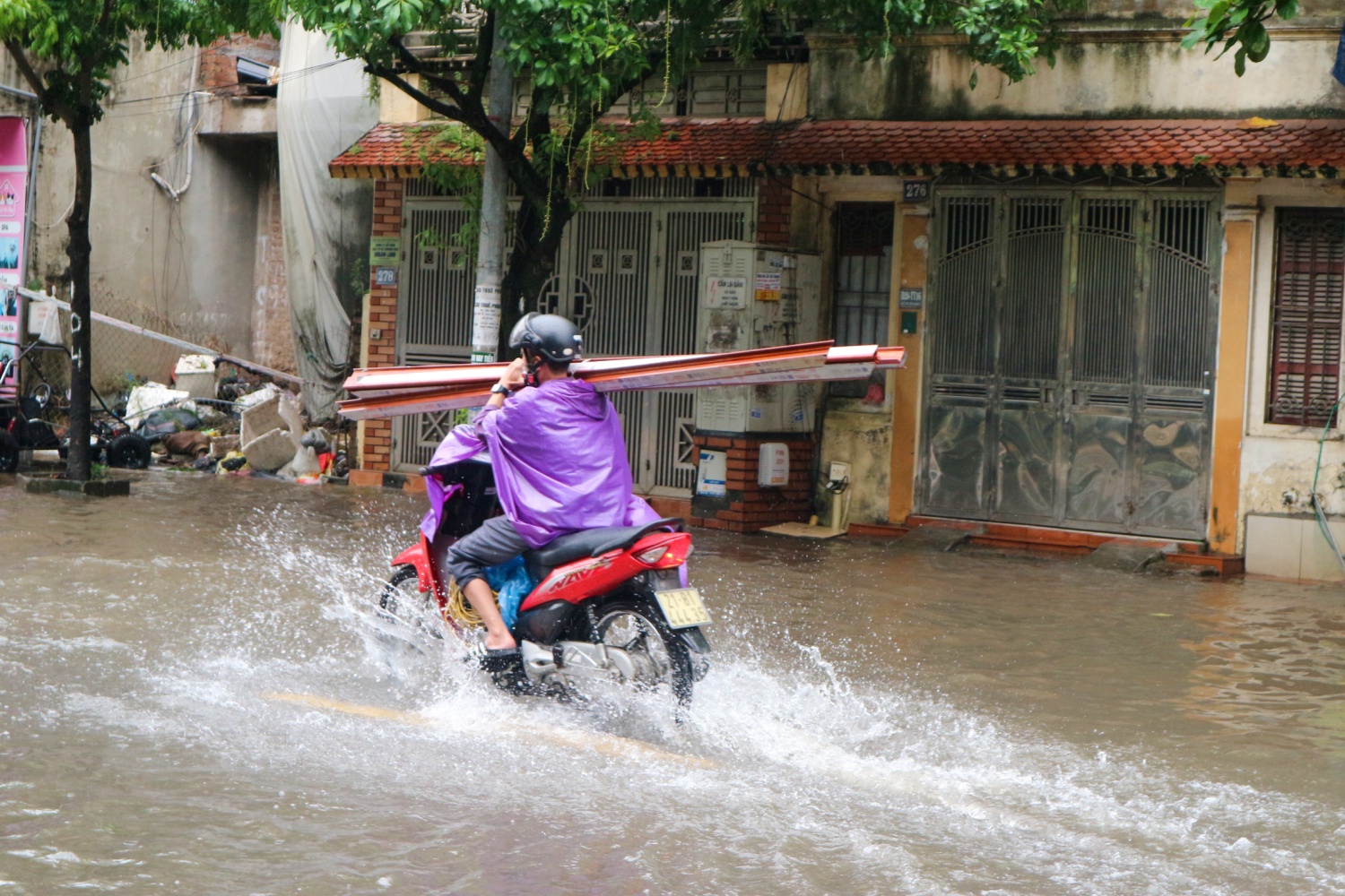 [Chùm ảnh] Hà Nội ngập úng diện rộng sau ảnh hưởng của cơn bão số 3 (Yagi)