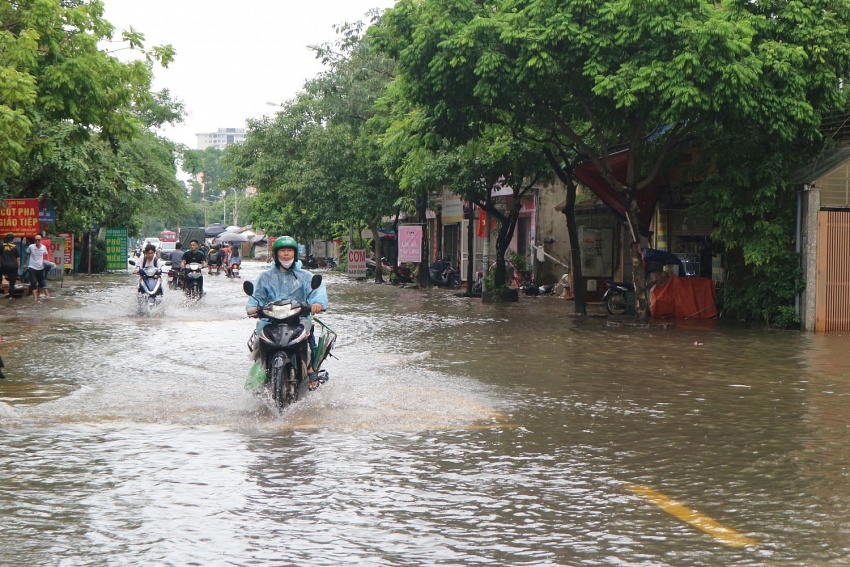 [Chùm ảnh] Hà Nội ngập úng diện rộng sau ảnh hưởng của cơn bão số 3 (Yagi)